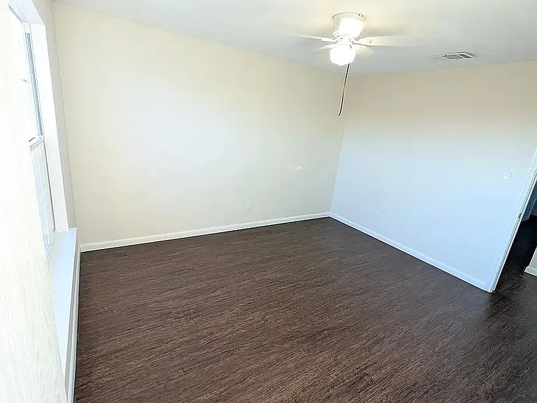222 Phillips St — Photo 17