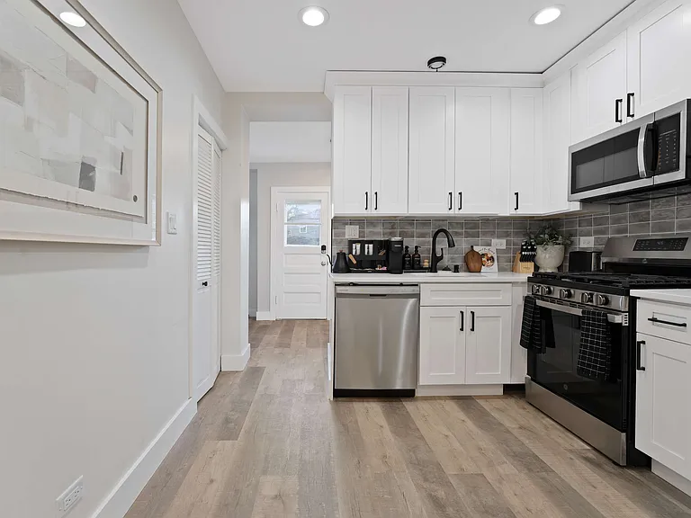 3307 Clinton Ave — Photo 5