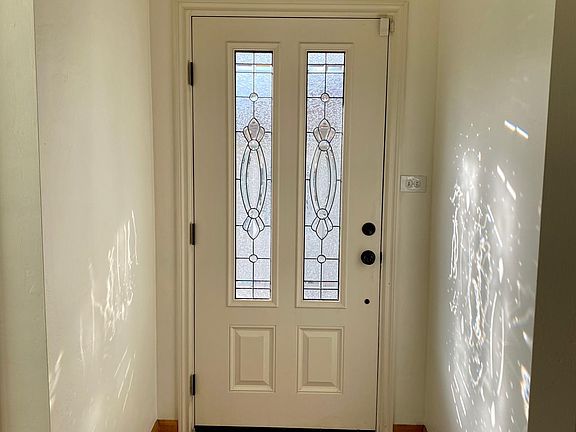 5th image of 240 E 50th St