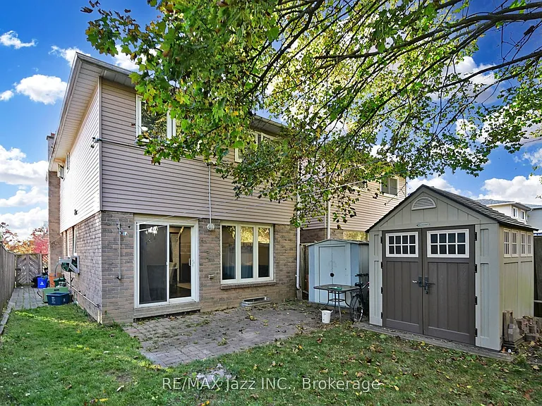 677 Grandview Dr — Photo 17