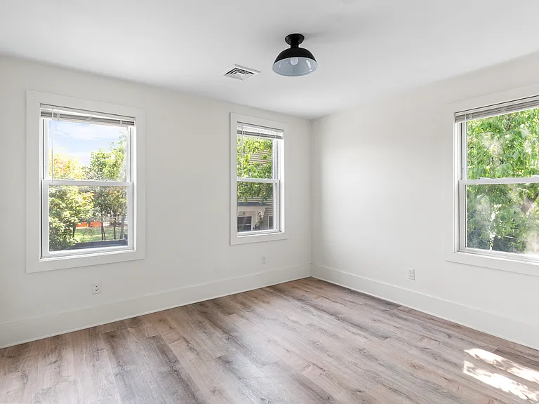 14 Vinton St — Photo 8