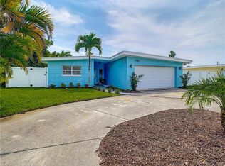 11440 6th St E, Treasure Island, FL 33706