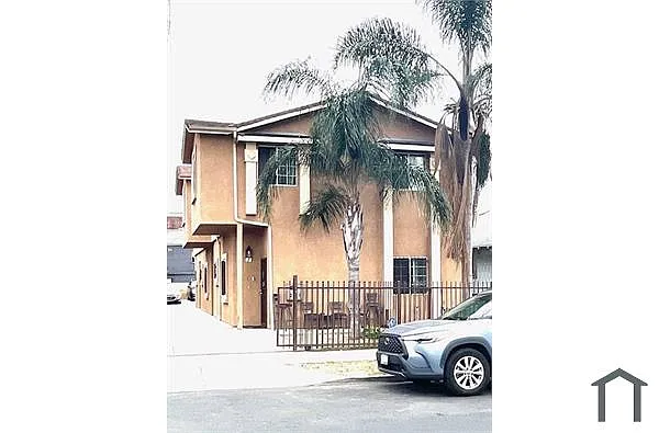 Building Photo - 514 W 61st St