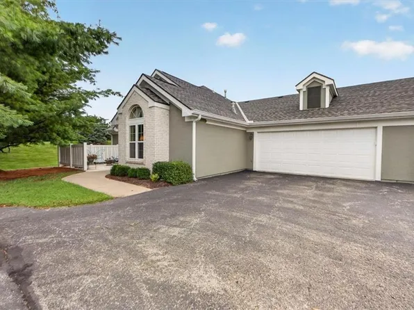23416 W 71st Ter, Shawnee, KS 66227