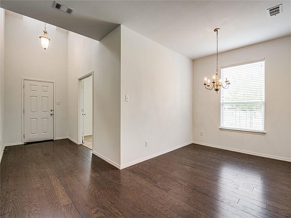 3rd image of 2101 Arrow Head Ln