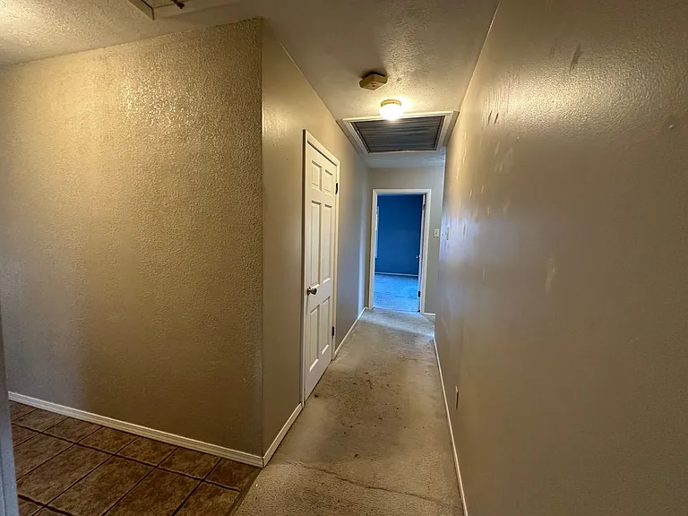 2507 Bradley Ln — Photo 5