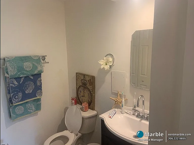 3 Steeplechase Ct #B — Photo 9
