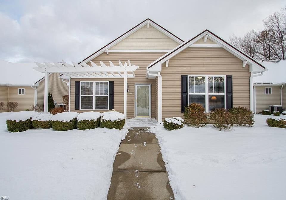 1st image of 36117 Bridgeport Dr