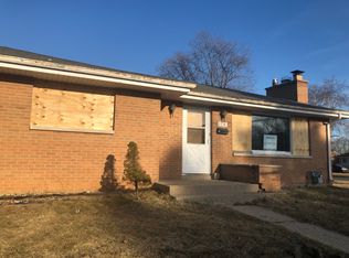 1318 Argonne Dr, North Chicago, IL 60064