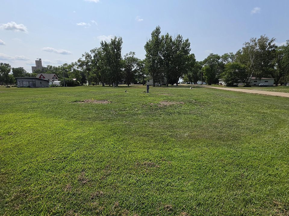 2nd image of 586 4th St