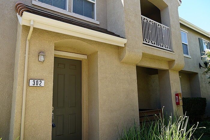 1st image of 302 Dante Cir