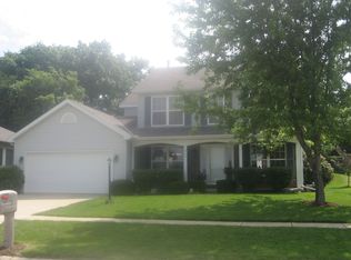 812 Edgewood Dr, Mahomet, IL 61853