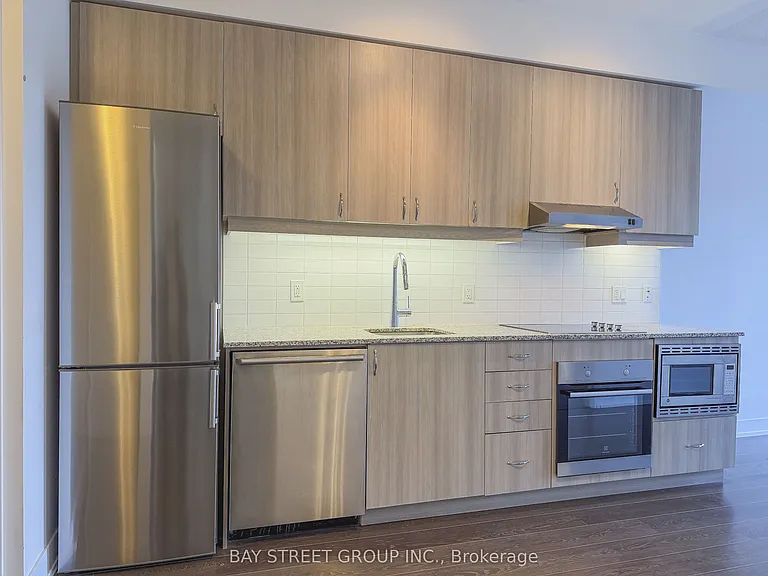 7 Kenaston Gdns #119 — Photo 5