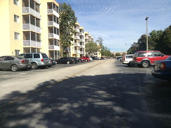 3rd image of 2241 S Sherman Cir APT C213