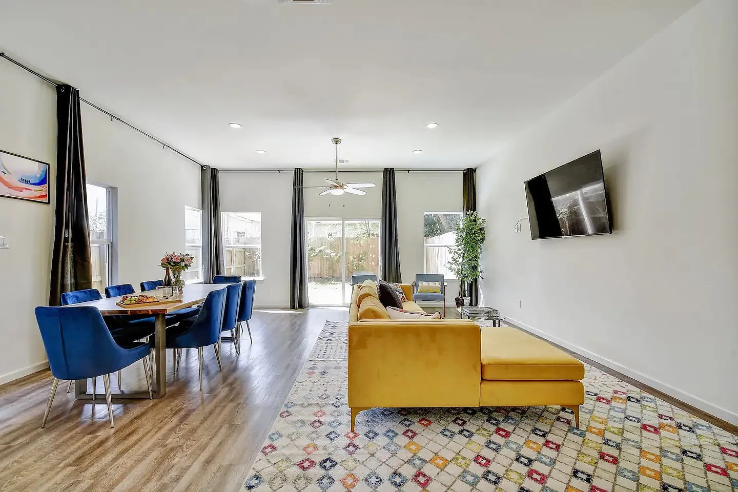 1618 Dakota Street, Unit 102 — Photo 4