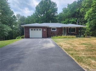 8672 Highland Dr, Eden, NY 14057