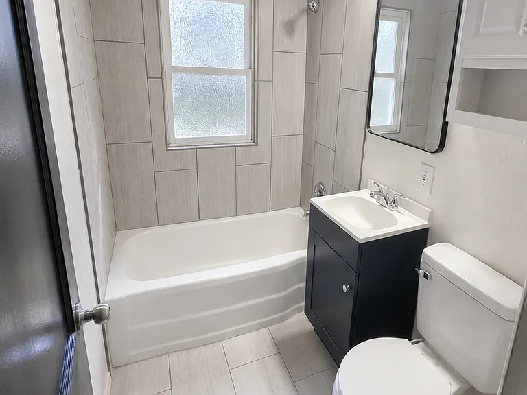314 W Marshall Dr — Photo 3