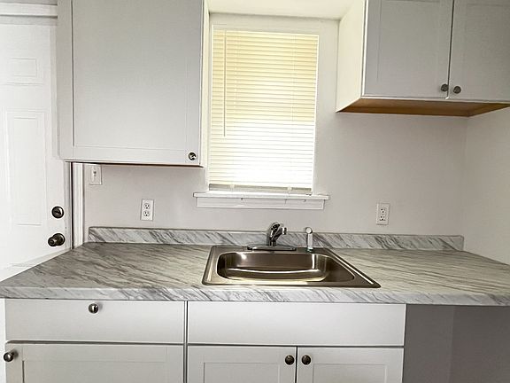 5th image of 2400 Goodwin Ave Building 2