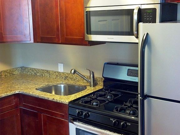 4th image of 708 N Franklin St APT 14