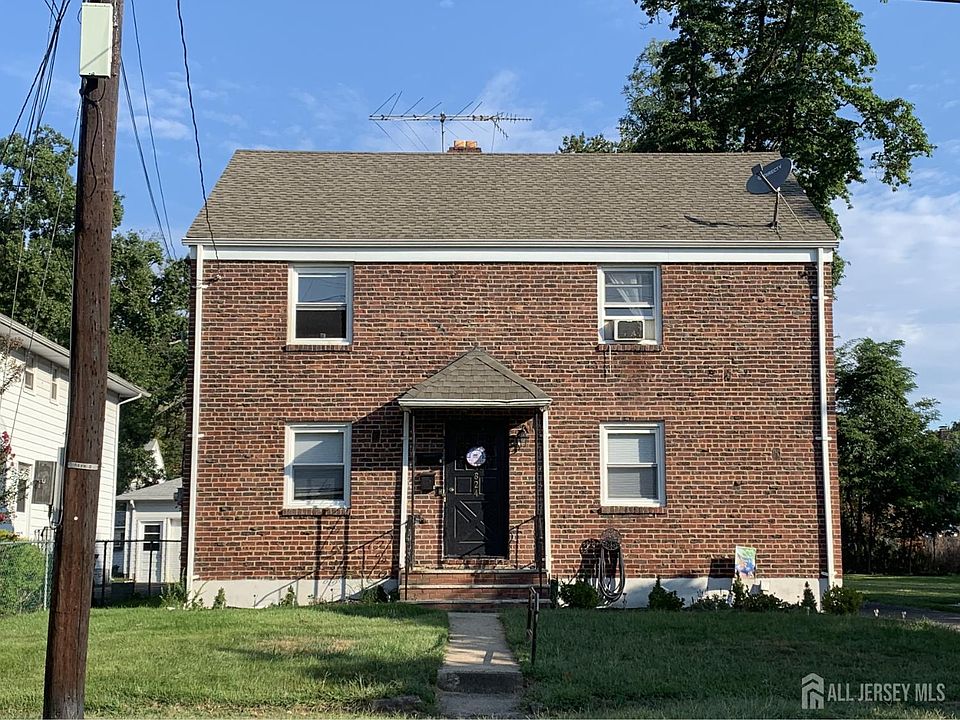 1st image of 824 2nd St