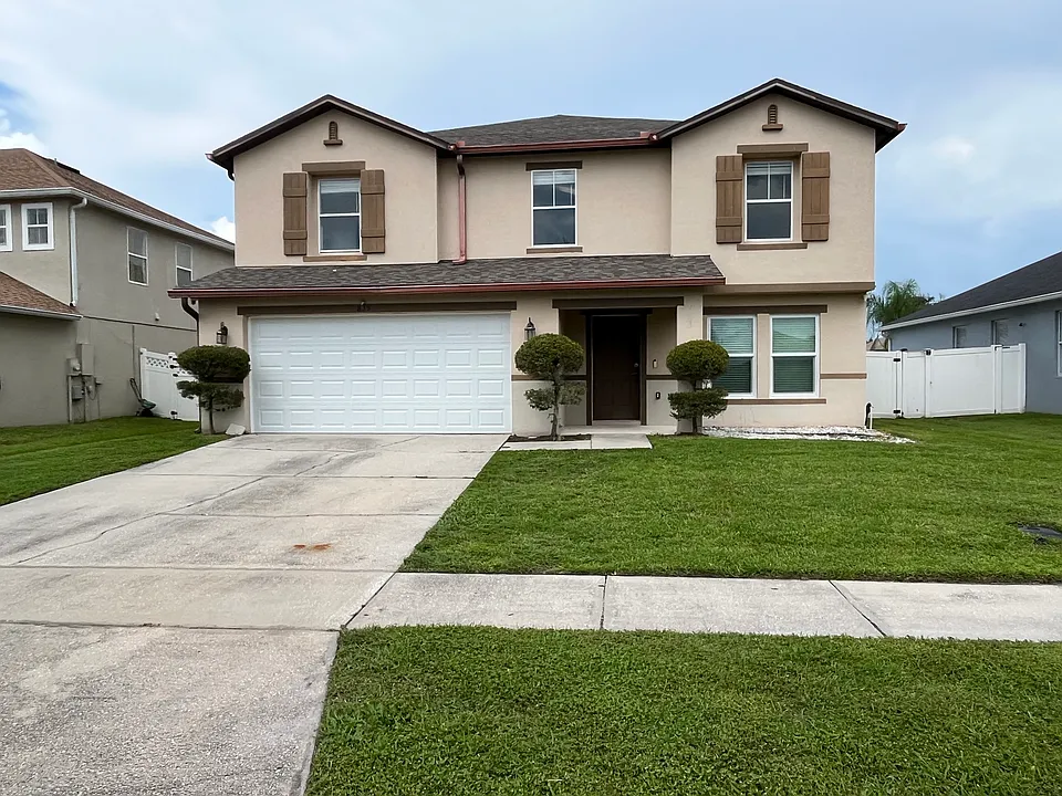 835 Neptune Pointe Ln