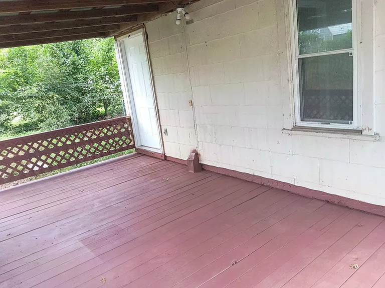 402 Green Acres Dr — Photo 25
