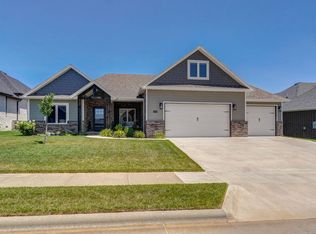 726 S Thornridge Dr, Springfield, MO 65809