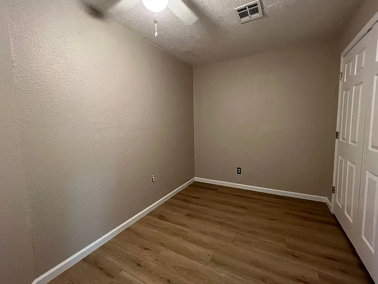 4203 SE Dorchester Dr — Photo 11