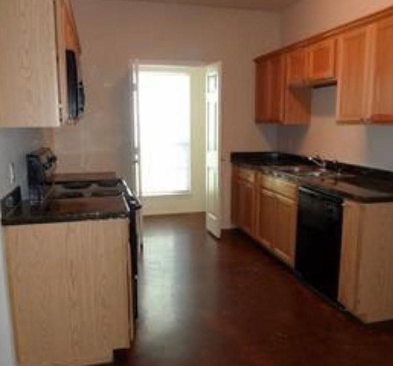 2nd image of 111 Lindas Creek Ln