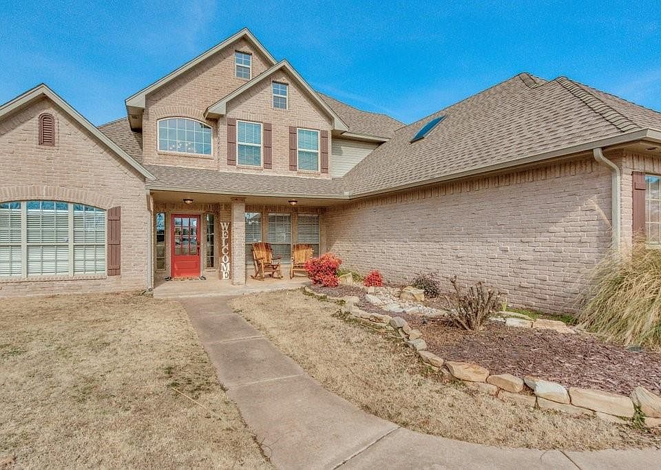 1st image of 14716 Spruce Dr