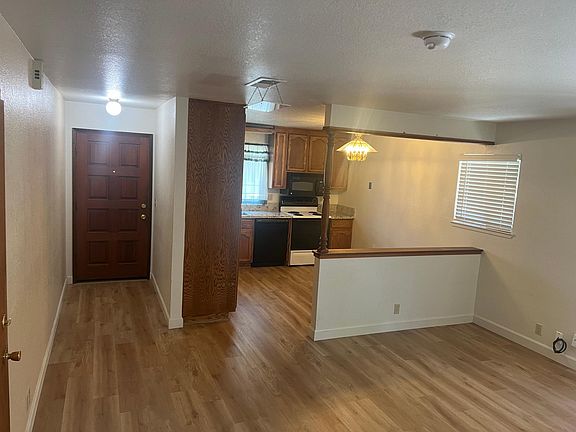 5th image of 540 Edgewood Dr Unit A