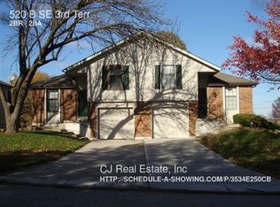 520 SE 3rd Street Ter UNIT B, Lees Summit, MO 64063