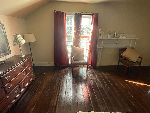 2nd image of 819 E Lee St #C