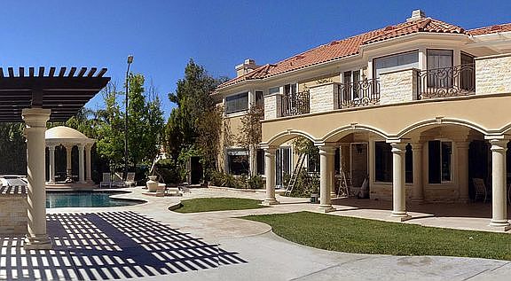 3rd image of 5547 Newcastle Ln