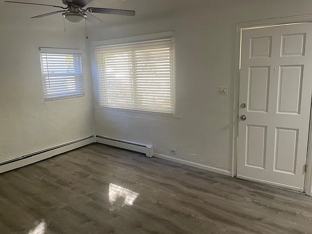 3 bed, 980 sqft, $2,300 — Photo 2