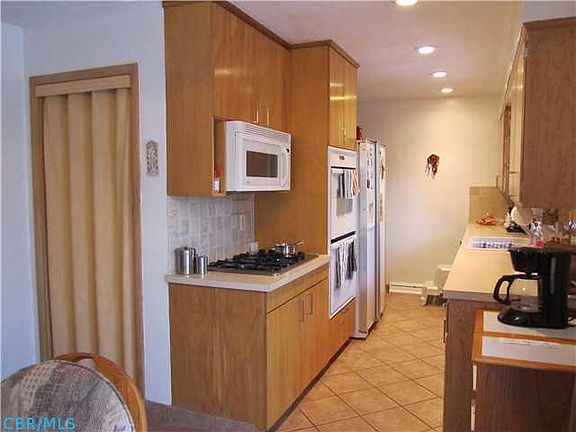 2nd image of 993 Marland Dr S