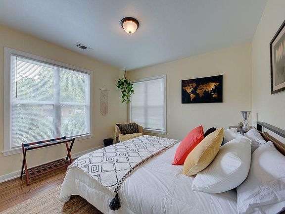4th image of 227 Karen Ln #227