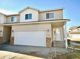 4229 Estate Dr S, Fargo, ND 58104
