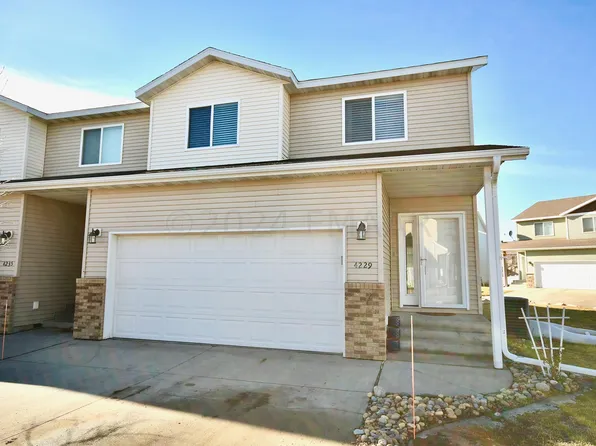4229 Estate Dr S, Fargo, ND 58104