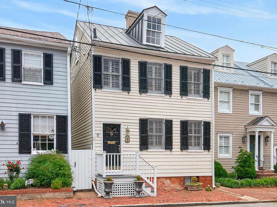 1st image of 22 College Ave
