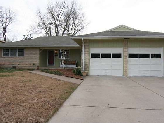 2nd image of 1043 N Brookfield Ln