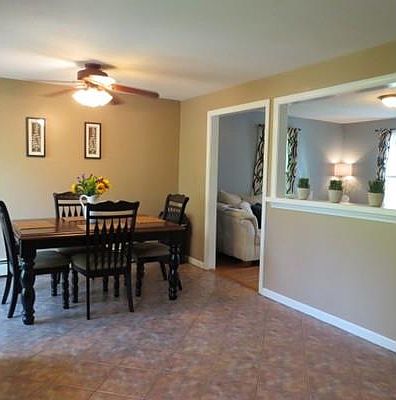 5th image of 31 Tiverton Ave