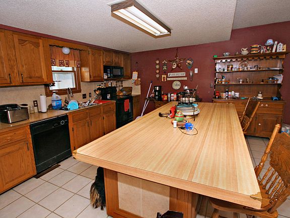 4th image of 127 Wood Trail Ln