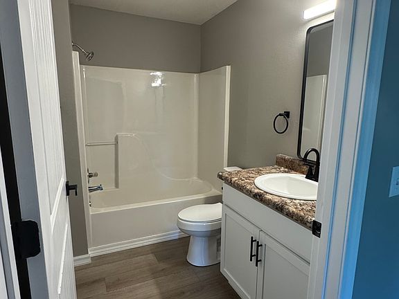 3rd image of 2011 W Bingham St #D859f4904