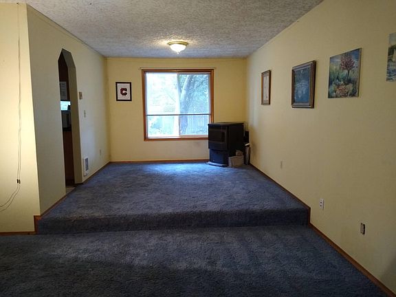 5th image of 15905 NE 7th St