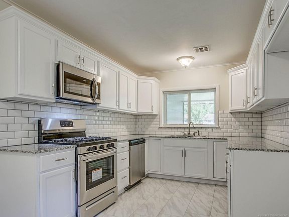 4th image of 3636 S Knoxville Ave
