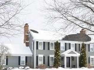7116 Braemar Cir, Crystal Lake, IL 60014