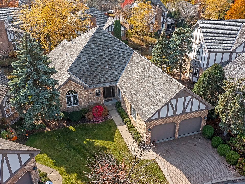 1st image of 61 Berkshire Ct