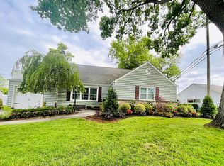 75 Whitehall Rd, Rockville Centre, NY 11570