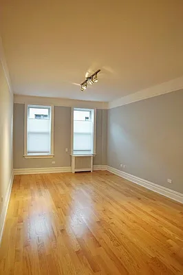 Rented by R New York | media 10